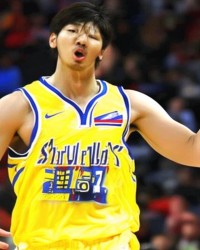 快船的首发阵容分工明确：哈登担任主控和战术发起点，比尔通过顶级无球跑动和投射提供火力，伦纳德专注于单打和关键球，科林斯以36.7%的三分命中率拉开空间，祖巴茨则守护篮下，护框效率达68.5%。他们已经为季后赛…